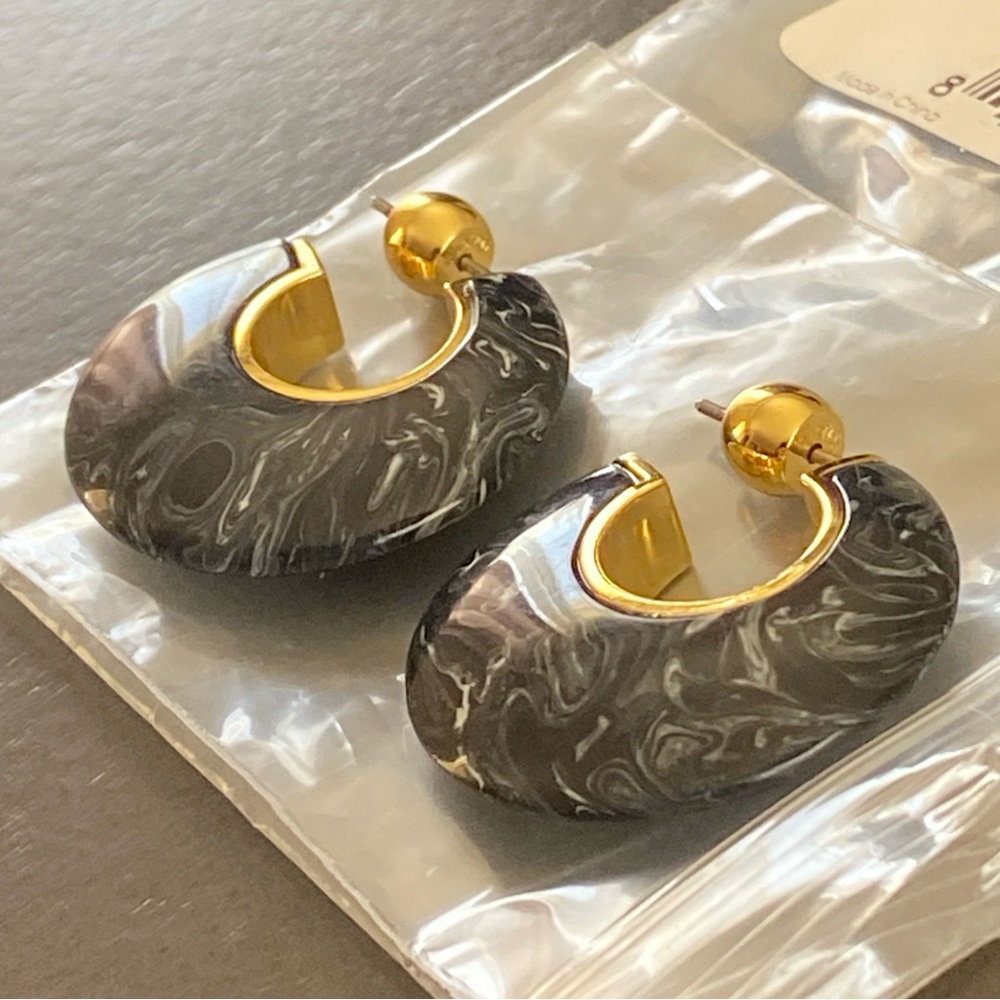 Gorjana 18K Gold Plated Paseo Arc Hoops -Black Marble Earrings 239-002-509-G - Picture 2 of 7